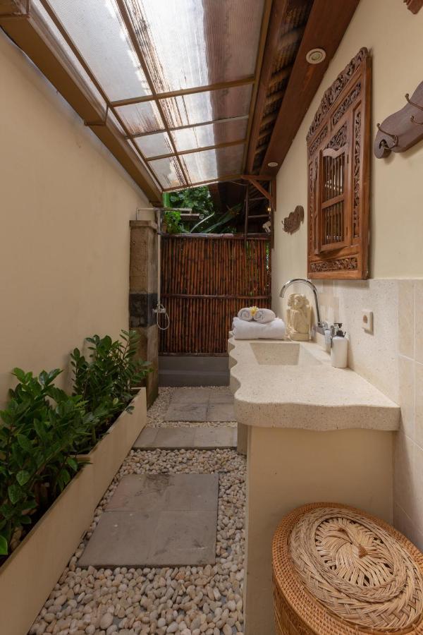 Villa Poppy Seminyak Exteriör bild