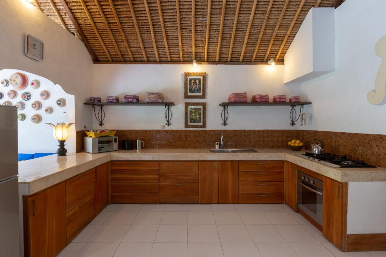 Villa Poppy Seminyak Exteriör bild